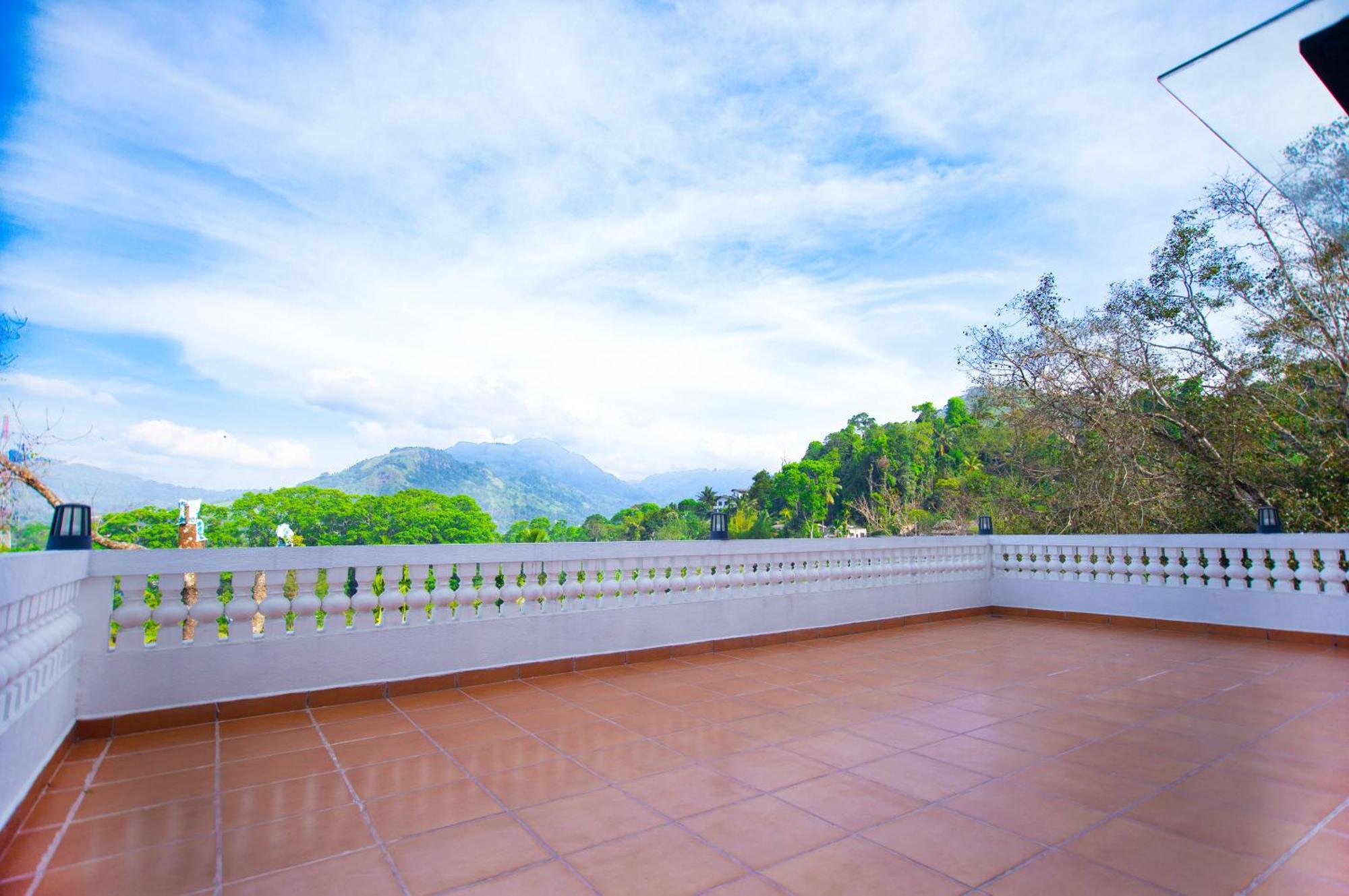 Crown Regency- Badulla Hotel Exterior photo