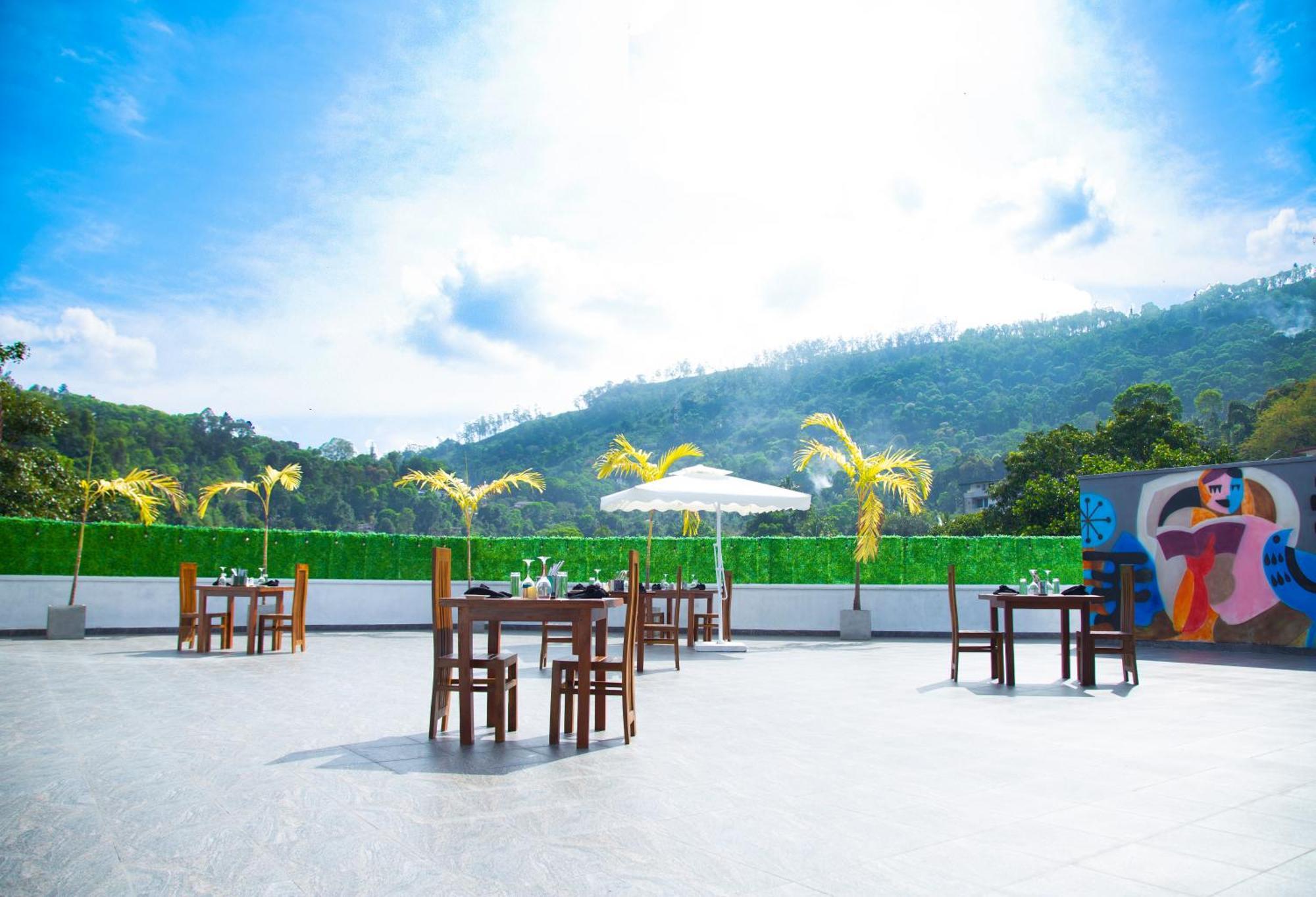 Crown Regency- Badulla Hotel Exterior photo