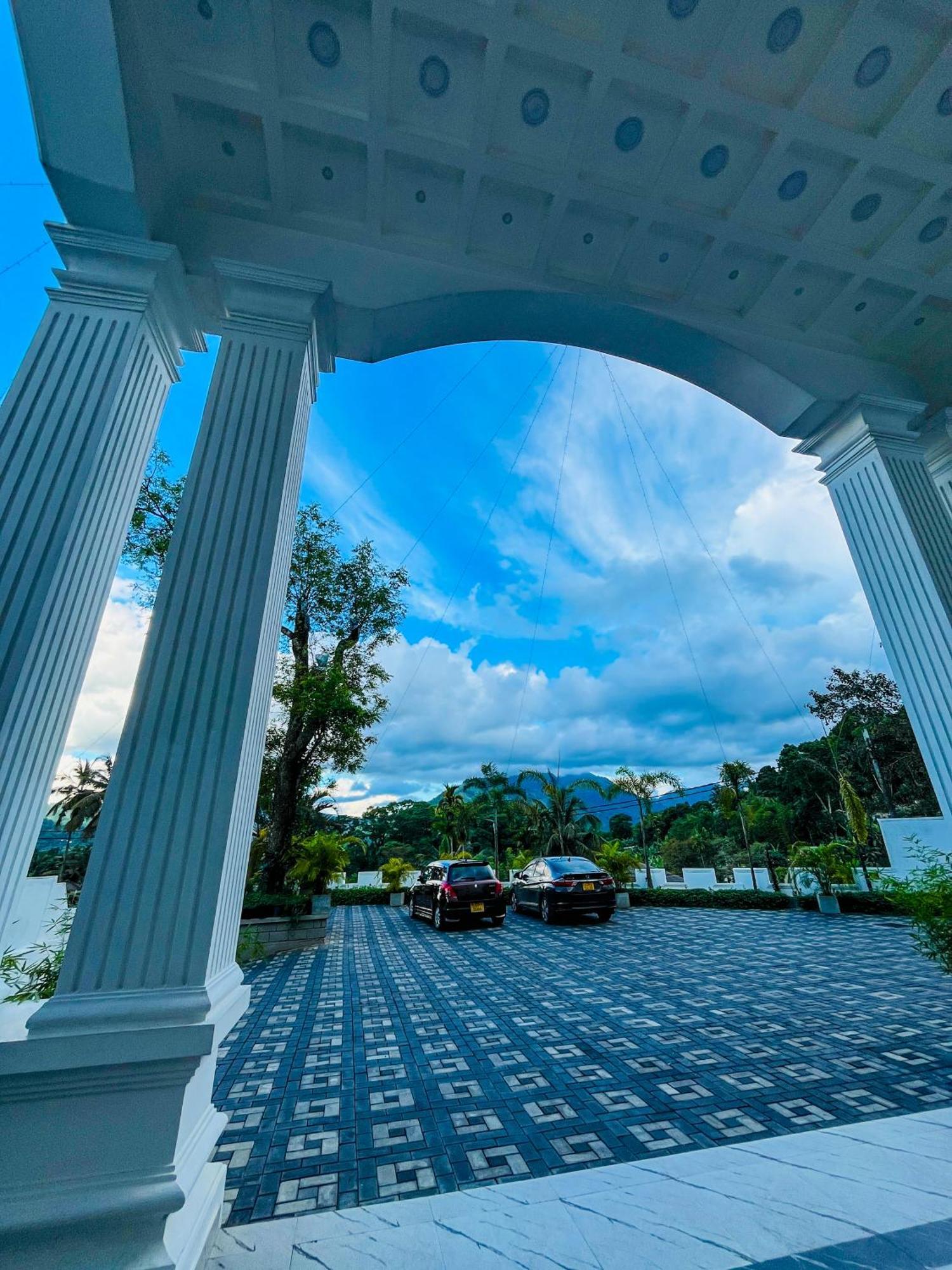 Crown Regency- Badulla Hotel Exterior photo